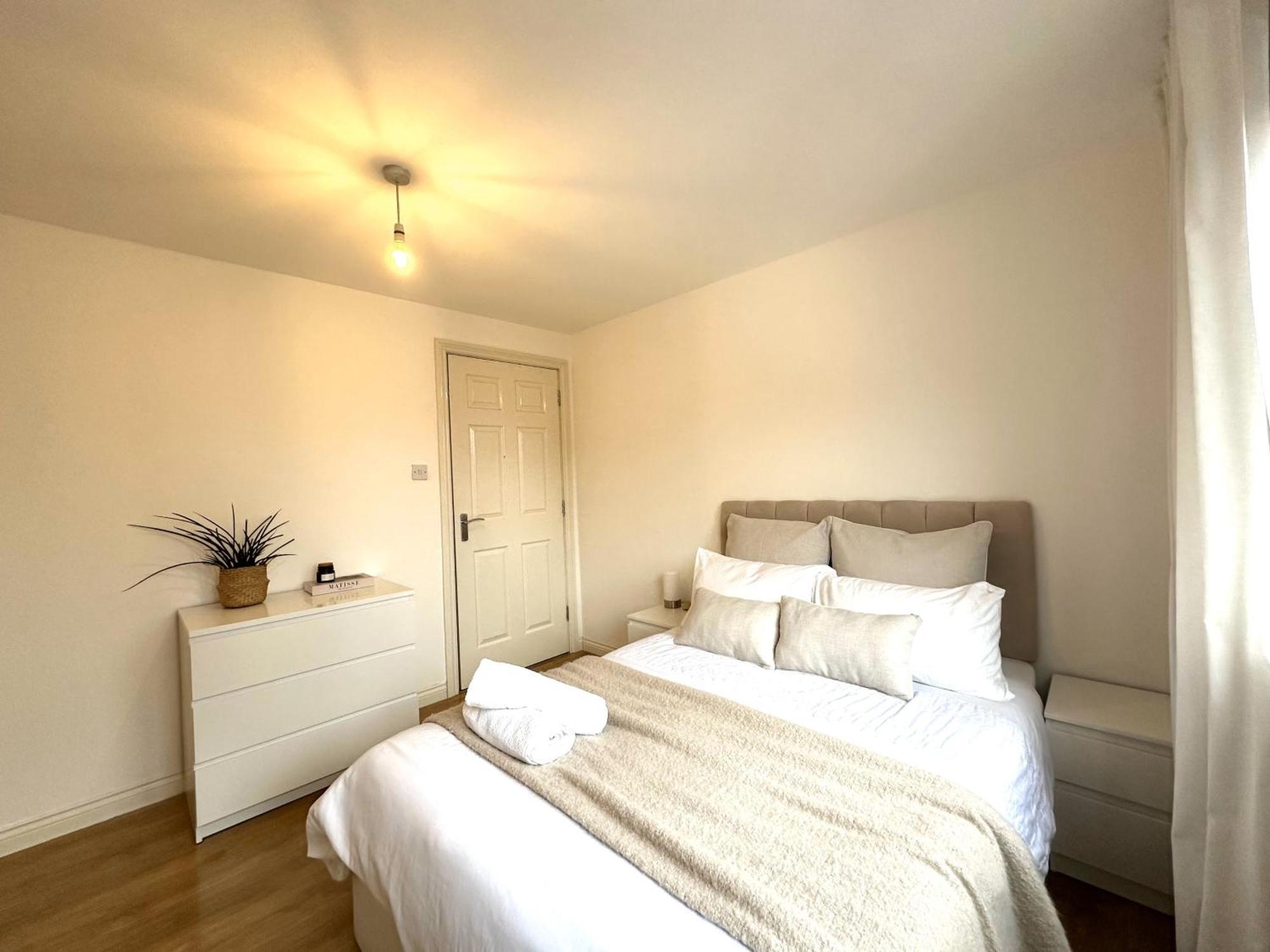 Private Room With En-Suite And Parking In Shared Flat Глазго Экстерьер фото